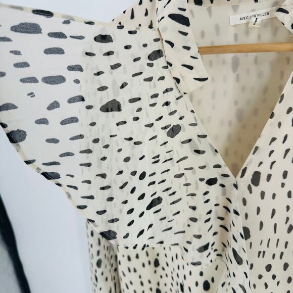 Avec Les Filles Cream Black Dot Ruffle Tie Neck Blouse Size Medium - Picture 7 of 8